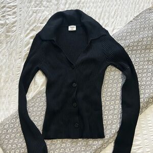 Brand new without tags Abercrombie button up sweater. Right on trend!